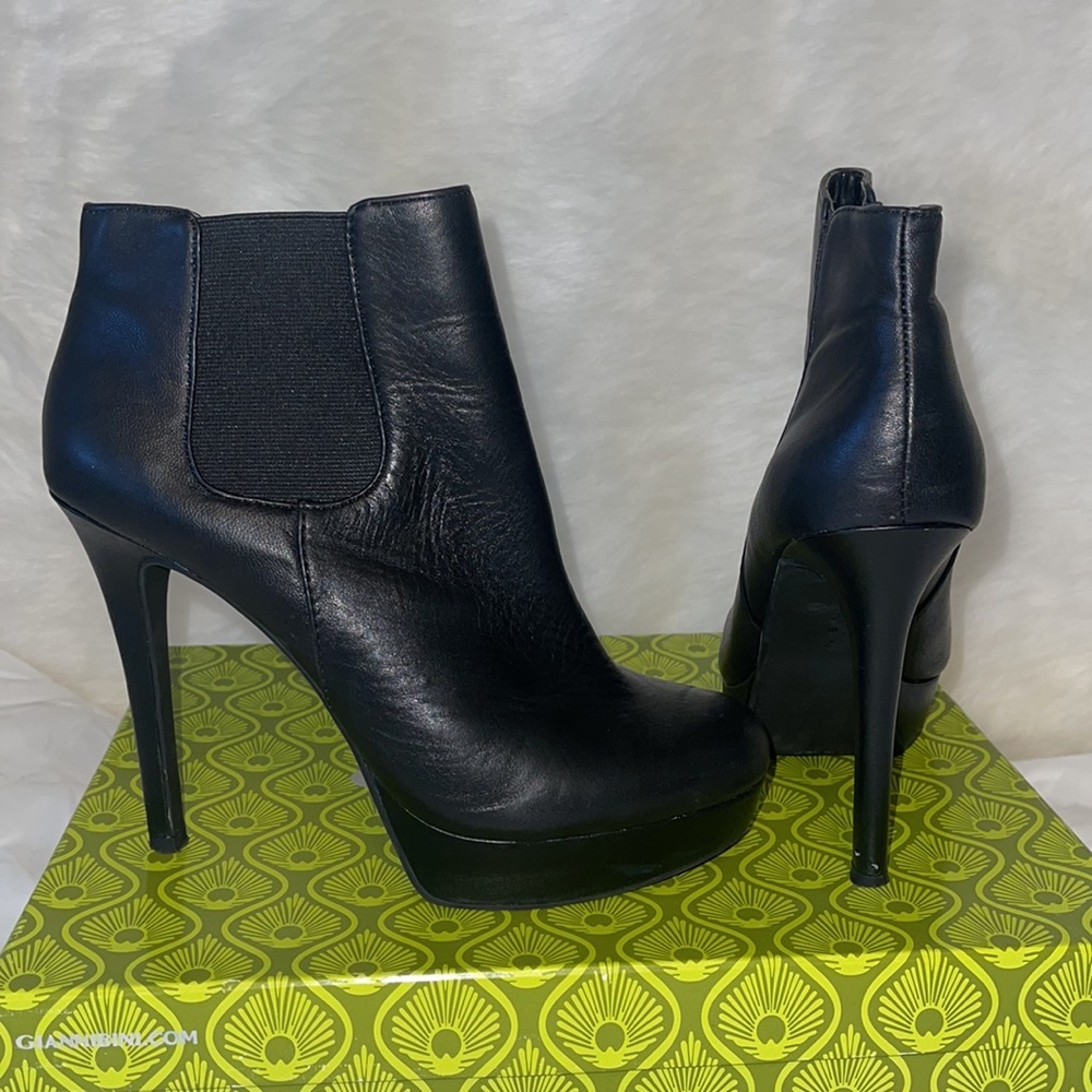 Gianni Bini Booties - Picture 2 of 3